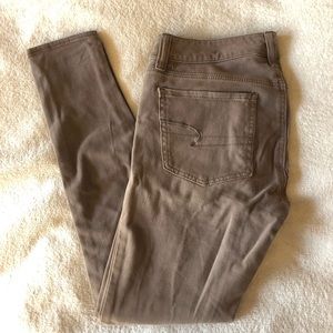 🌟 AEO taupe stretchy skinny jeans